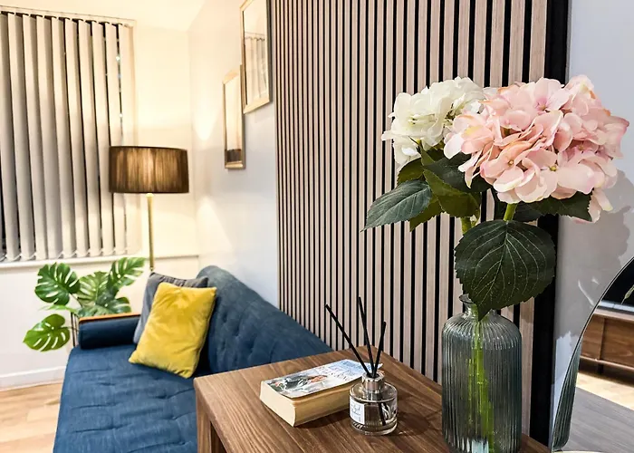 Spacious Apartment City Centre 5 Guests Long Stay